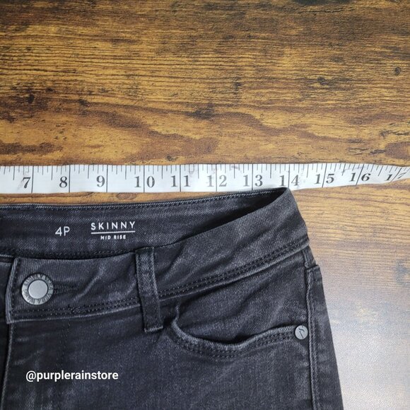 Simply Vera Wang Jeans Size 4P Mid Rise Black Wash Stretch Denim - Picture 7 of 12